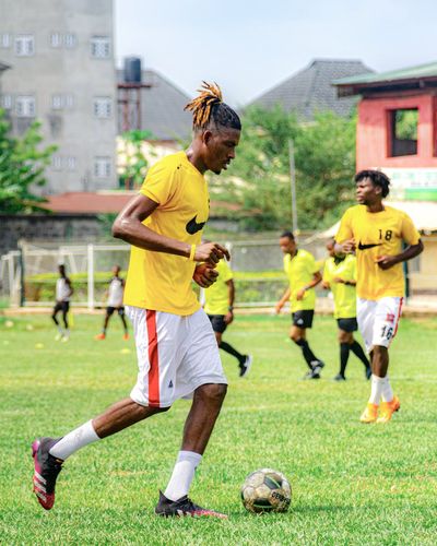 Dynamic energy practice for men outdoors